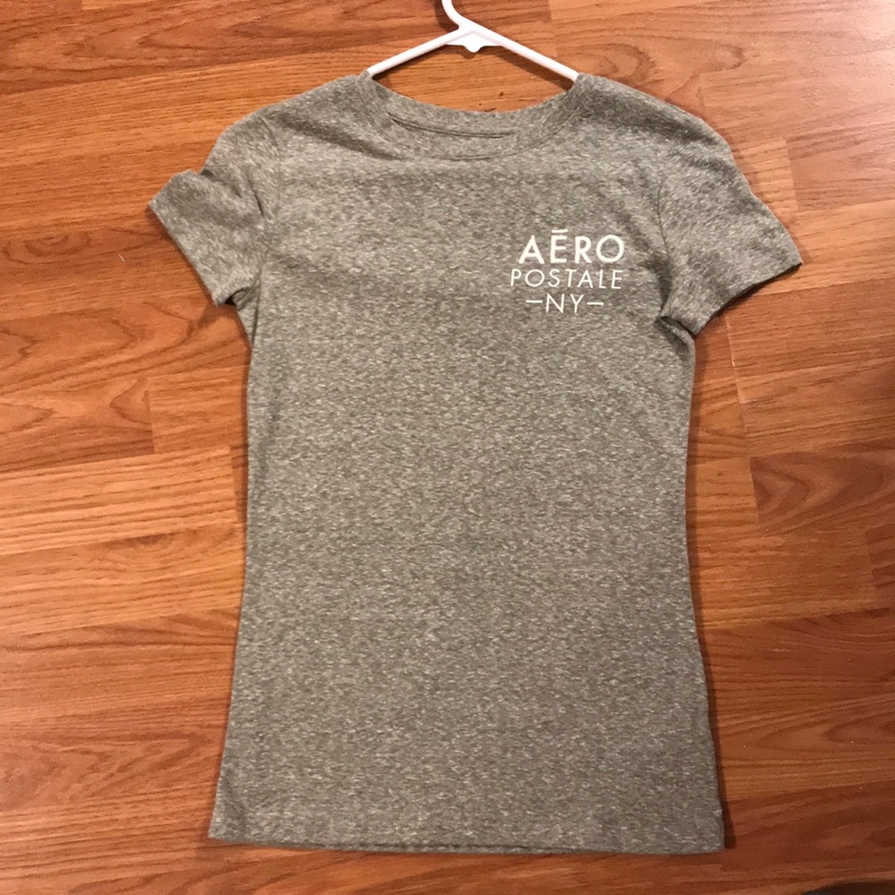 aèropostale t-shirt. never worn
